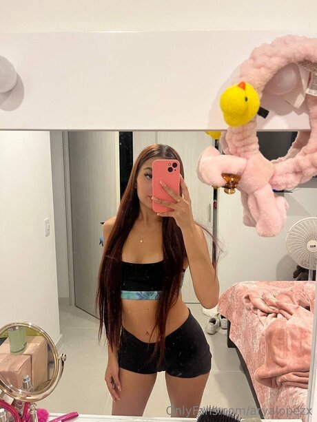 Aryalopezx hot model photos