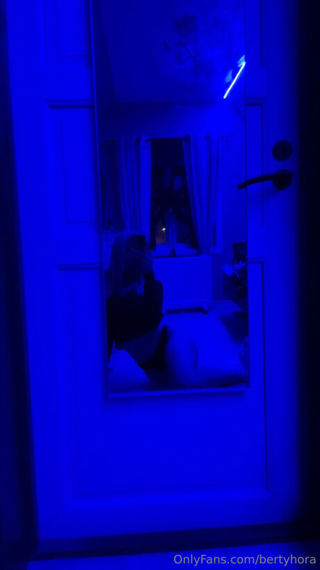 Bertyhora top model images