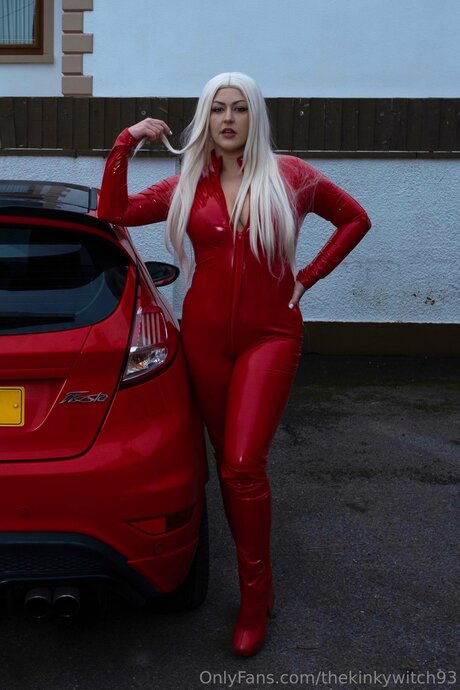 Thekinkywitch93 porn model archive