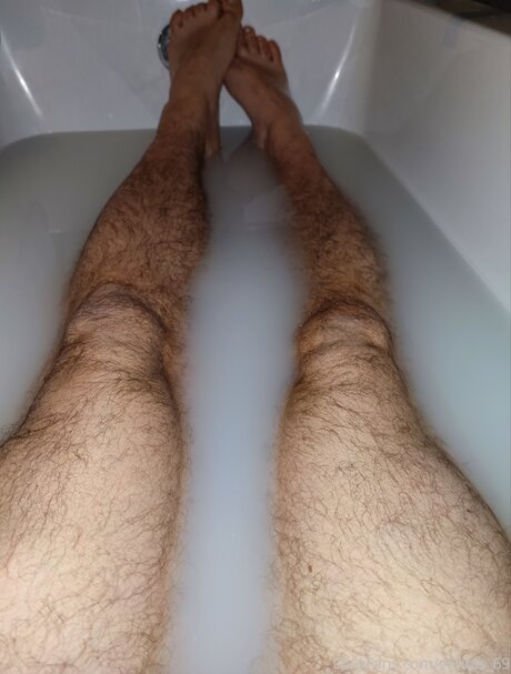 Veritas 69 model nude pic