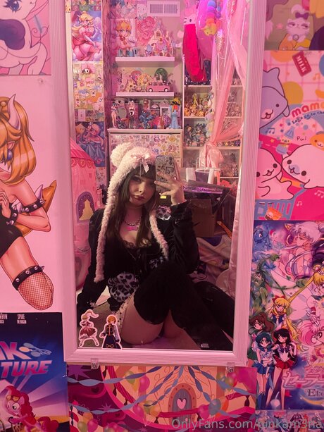 Pinkam3na naked model img