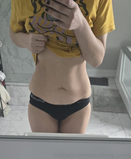 Seductively Annie naked star image