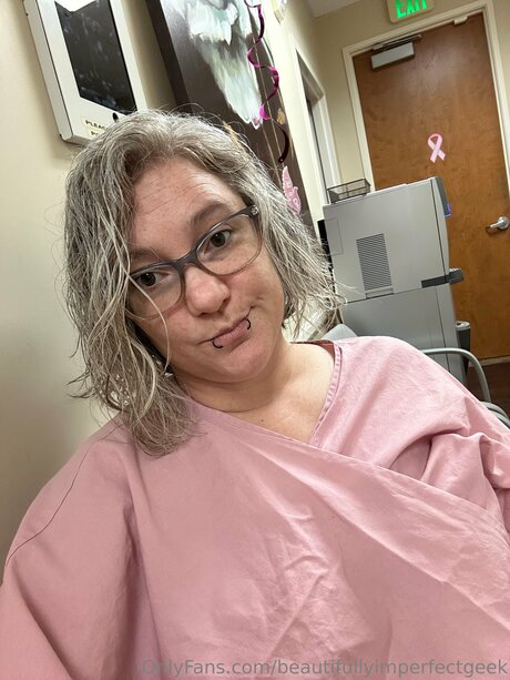 Beautifullyimperfectgeek nude actress img