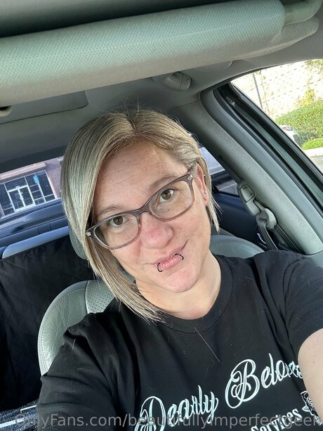 Beautifullyimperfectgeek free pornstar gallery