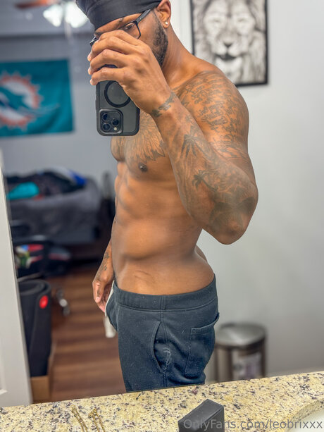 Leobrixxx model porn img