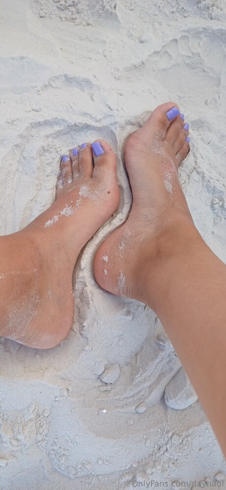 Daynaof model naked image