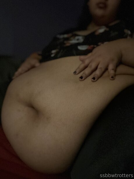 Ssbbwtrottersfree nudes model picture