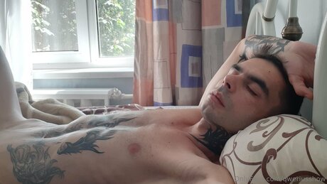 Qweriusshow art pornstar pic