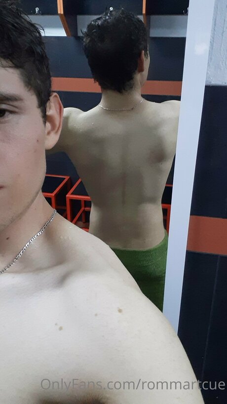 Rommartcue sexy star photo