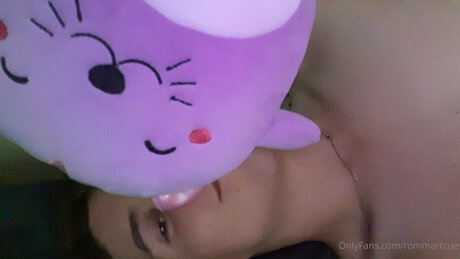 Rommartcue pretty pornstar photo