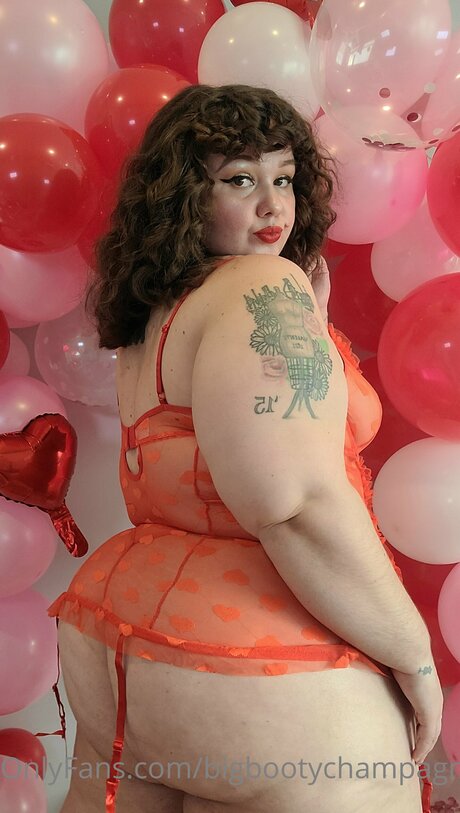 Bigbootychampagne nudes model image