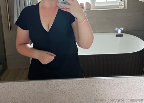 busty mom onlyfans free nude photos