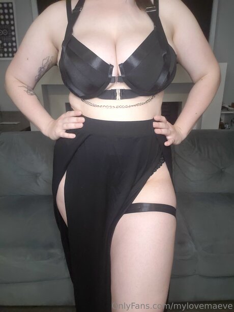 Mylovemaeve model pretty pics