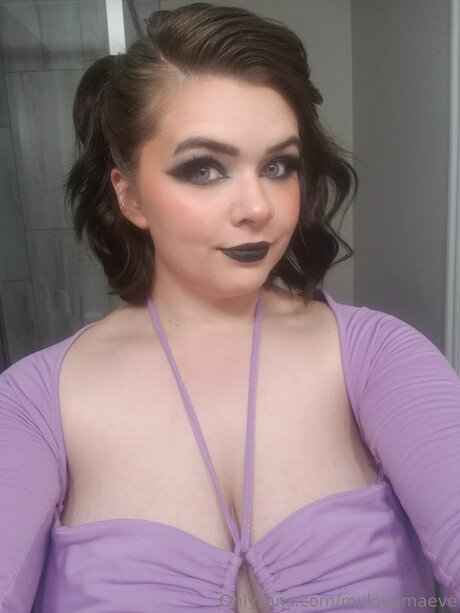 Mylovemaeve pornstar exclusive image