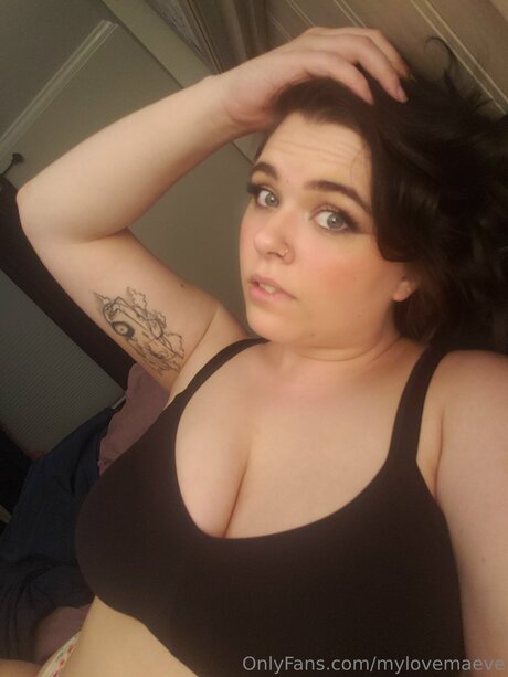 Mylovemaeve pornstar nude pics