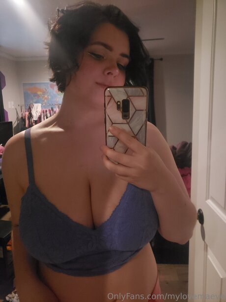 Mylovemaeve exclusive model photo