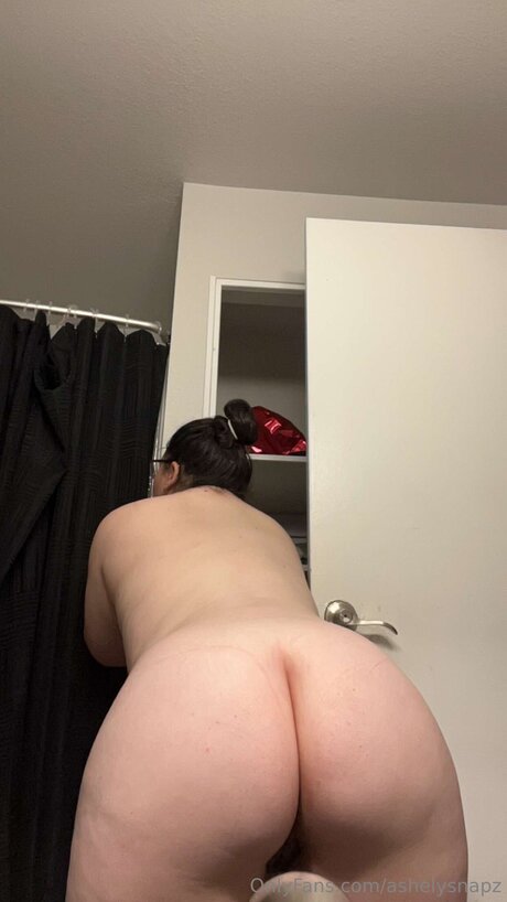 Ashsnapz pornstar pretty img