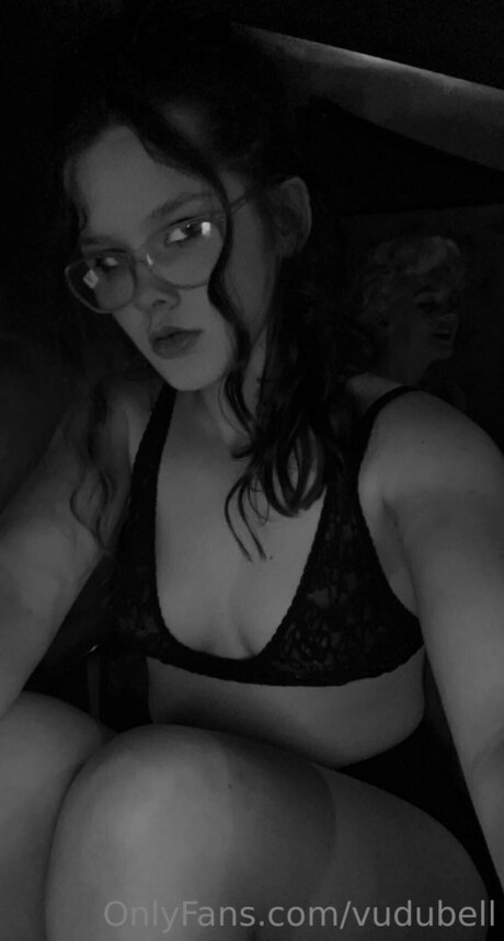 Vudubell pornstar naked photo