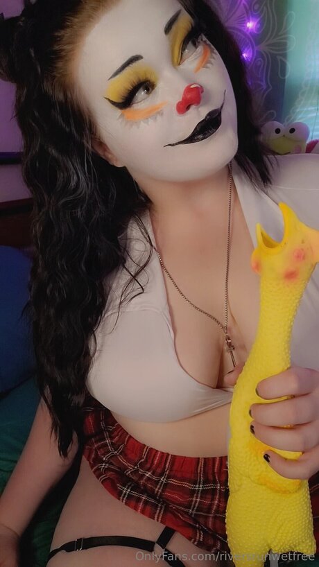 Riversrunwetfree nudes model image