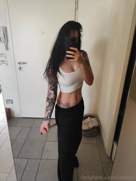 Xmecks pornographic model img