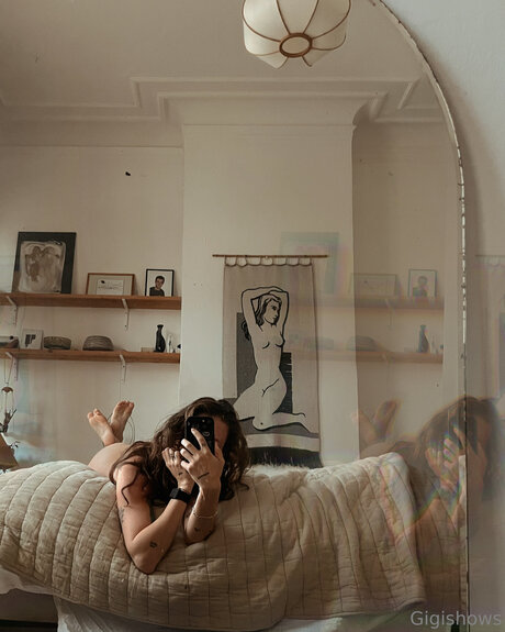 Gigi Shows top star pictures