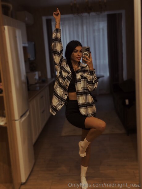 Midnight Rosa perfect actress img