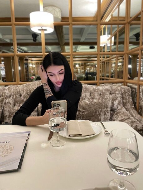 Midnight Rosa star photo