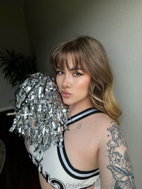 Kylie Free exclusive star galleries