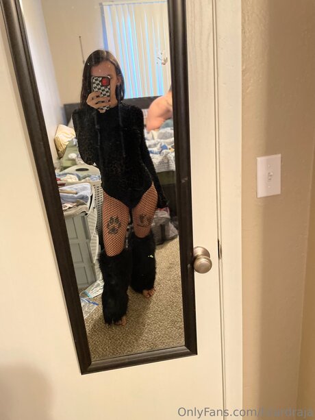 Lizardraja star naked photos