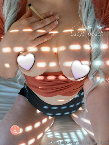 Lucyspeachfree top star pic