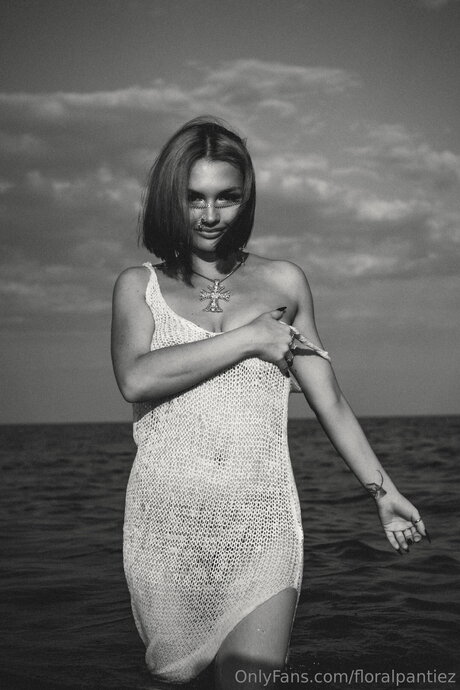 Floralpantiez model free gallery