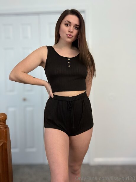 Lissygirl20 pornstar naked pic