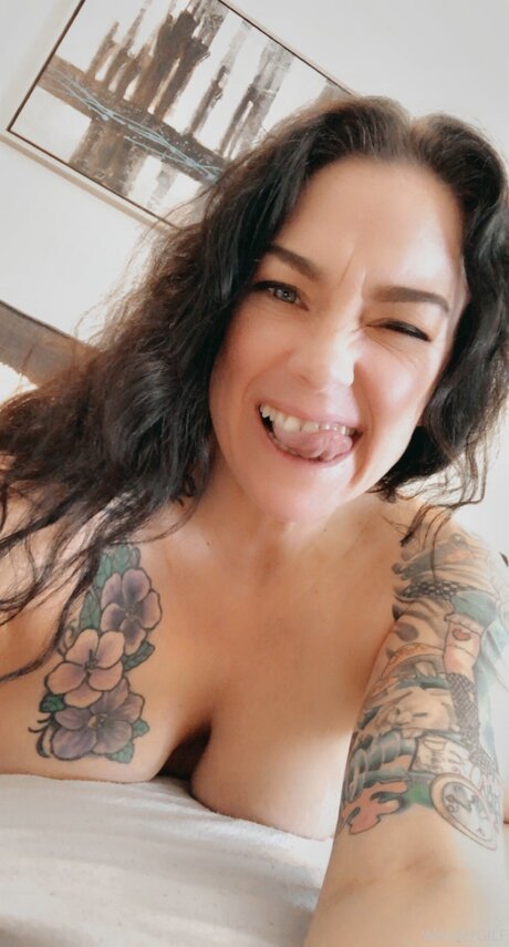 Wondergilf model sexy img