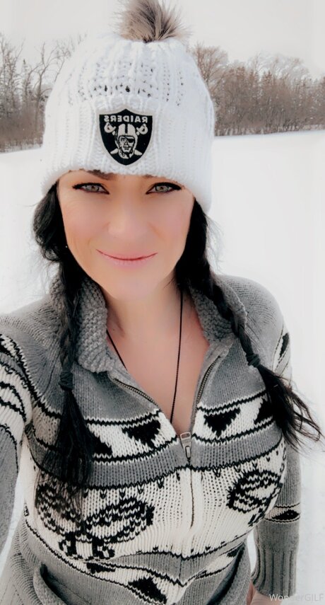 Wondergilf adult actress img