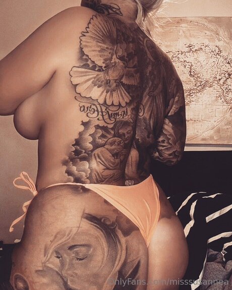 Inkdsusannea model nude picture