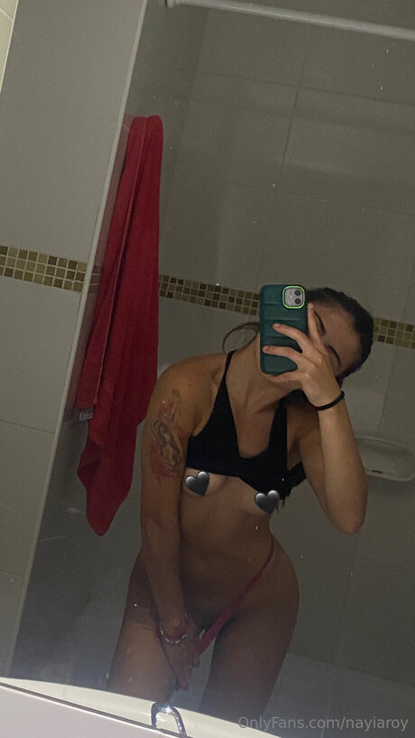 Nayiaroy model hot picture