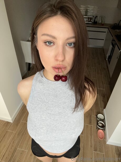 Lizzmurr pornstar erotic img