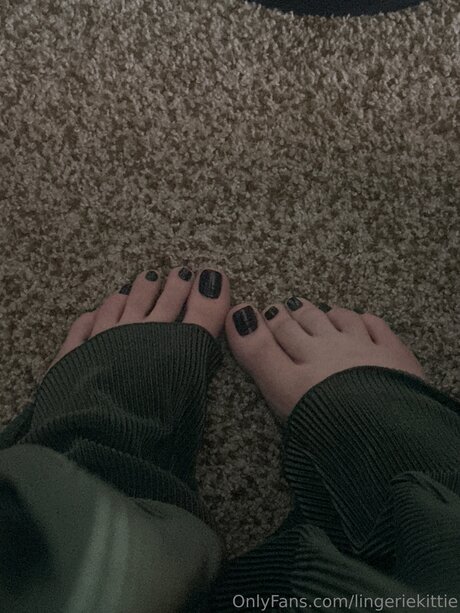 Lingeriekittie hot pornstar pic