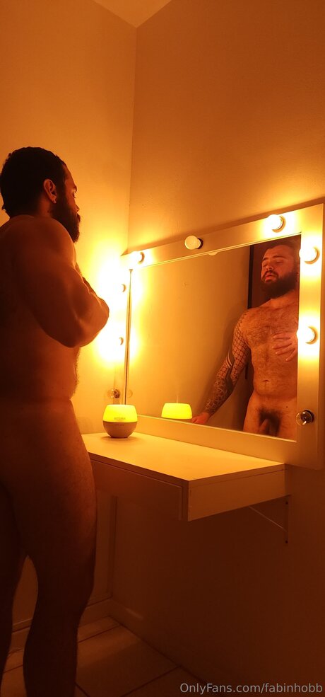 Fabinhobb adult model photo