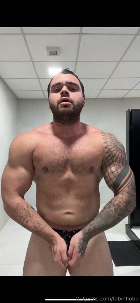 Fabinhobb model nude pic