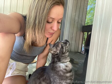 Katiequeenxo pornstar adult images