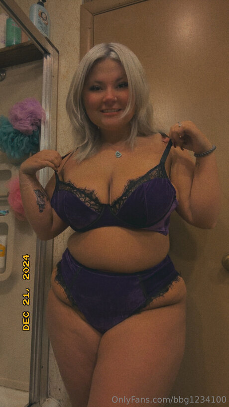 Bbg1234100 porn model photo