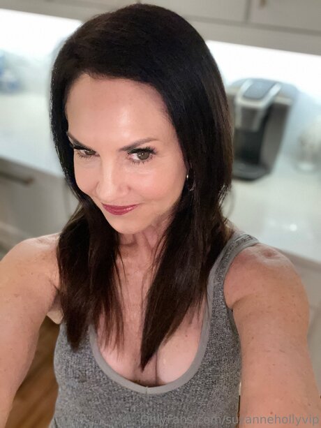 Suzannehollyvip perfect actress pictures