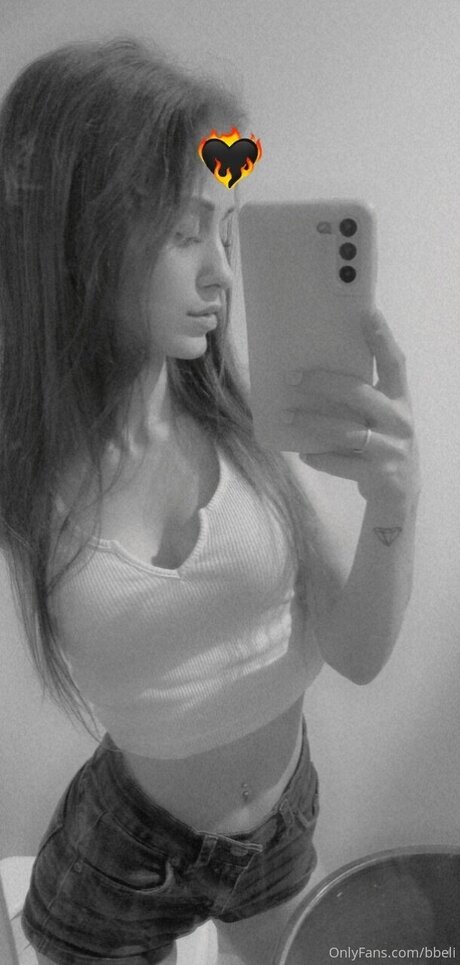 Cccbeliw hot model image