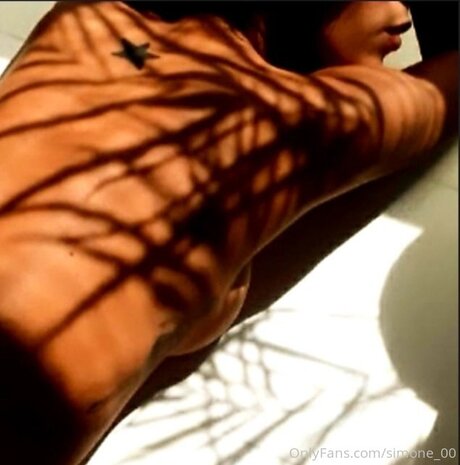 Simone 00 pornographic model galleries