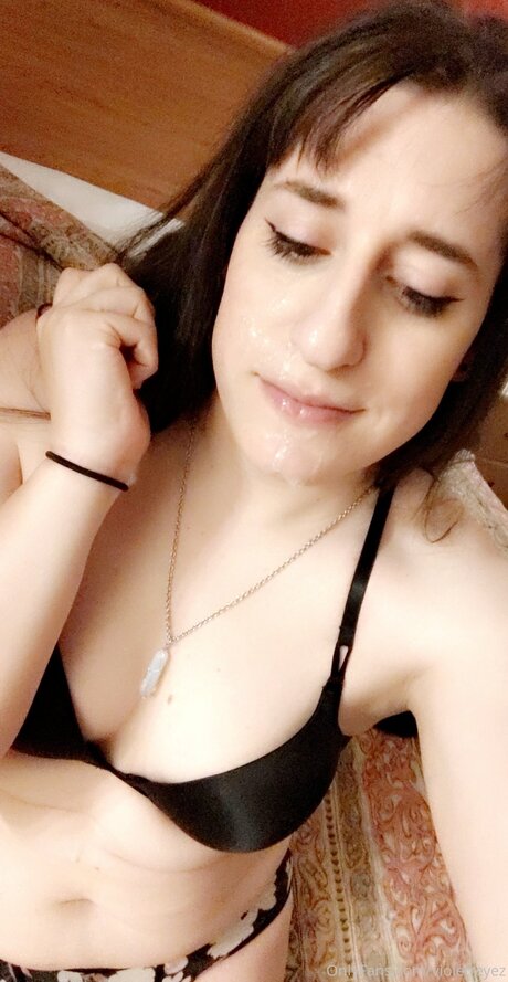 Violetreyez pornstar img