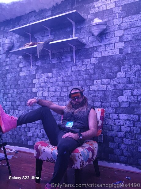 Critsandgiggles4490 model top archive