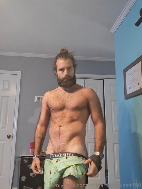 Critsandgiggles4490 sex model archive