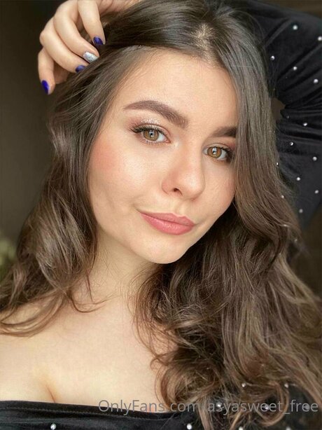 Asyasweet Free model top img