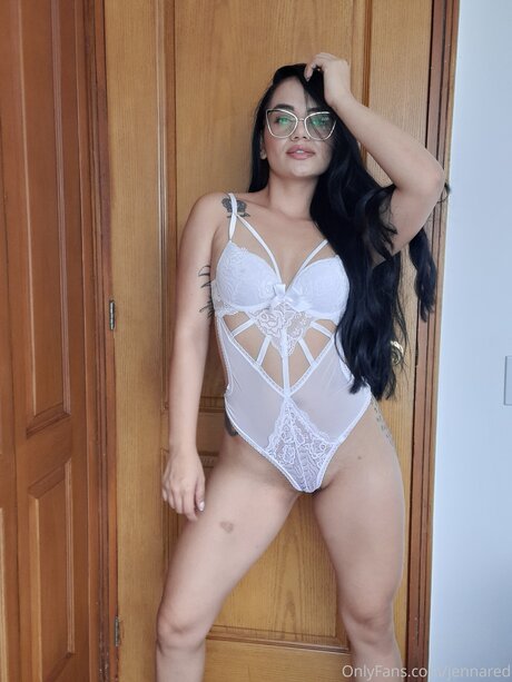 Milustar naked model gallery